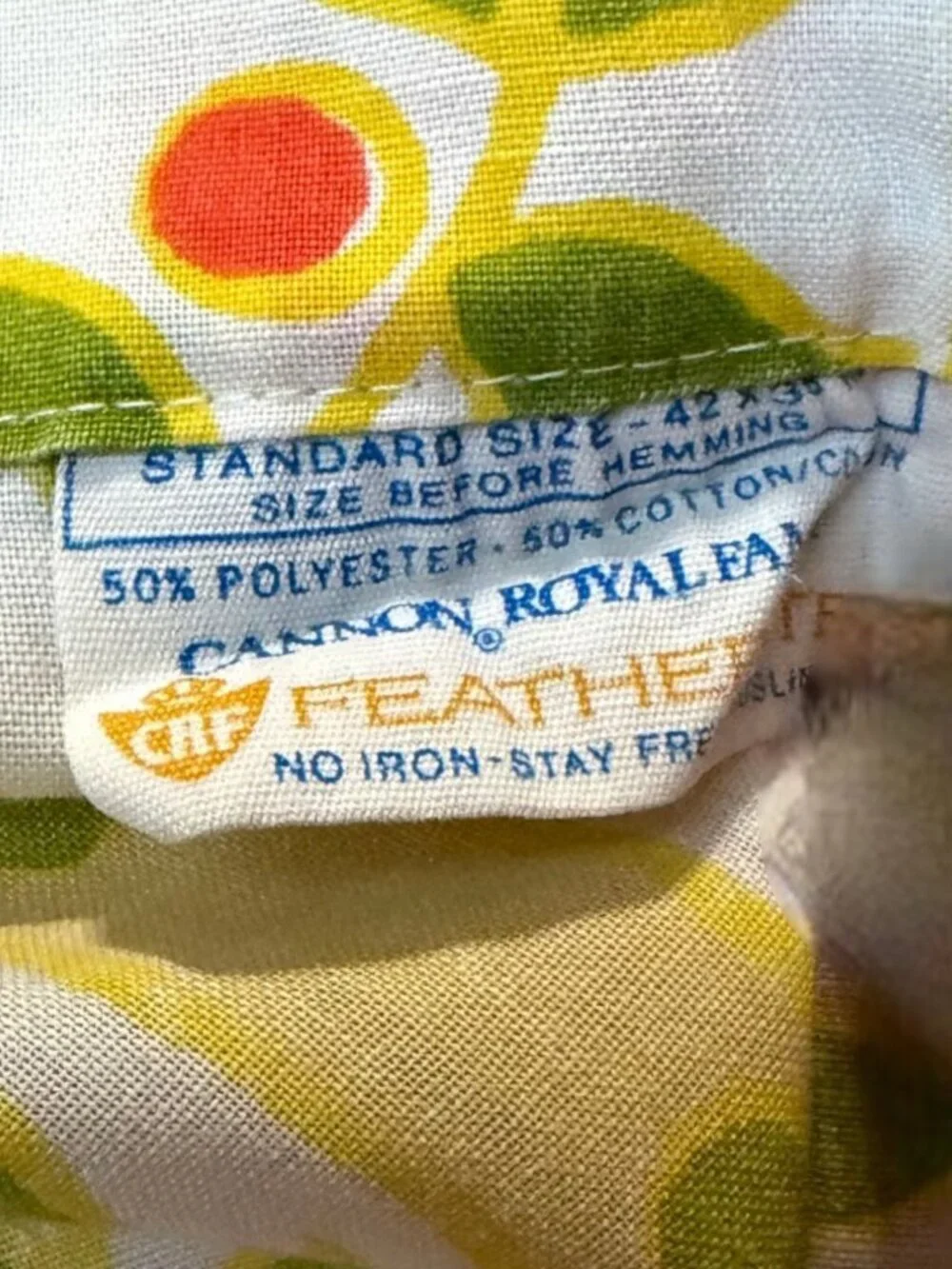 Vintage 70s Cannon Royal Family Floral Pillowcase Mod Daisy Retro Bedding MCM